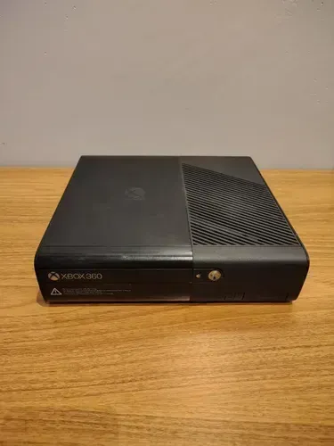 Xbox 360 Super Slim - Leia o anuncio