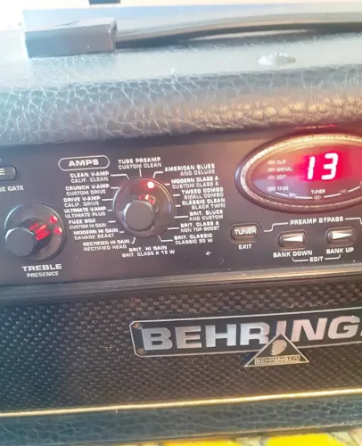 Cabeçote Behringer V-Ampire LX1200H Amplificador de Guitarra 120 Watts - Estuda Troca