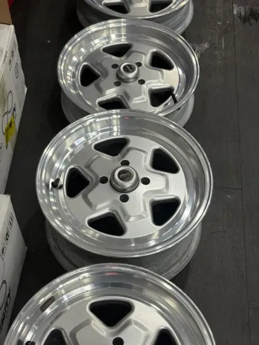 Jogo de Rodas AG Pro Star Aro 15 + Pneus Toyo R888