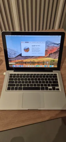 Macbook Pro mid 2010 2.4 GHz e 8 GB RAM Cinza em perfeito estado MacOS High Sierra