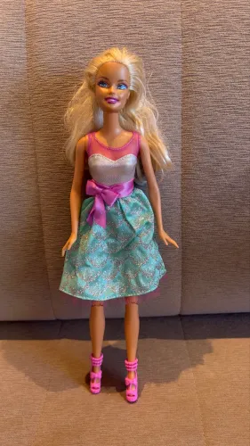 BARBIE FASHIONISTA