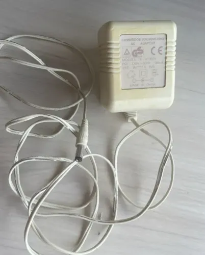 Cambridge Audio Speakers Omilik AC adaptador
