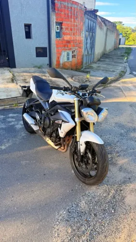 Triumph Street Triple 675 2015