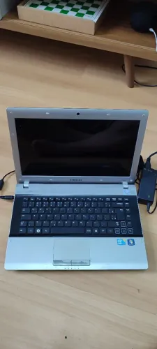 Notebook Samsung Core I3 Hd 320/ 3 Ram (Ler Descrição)