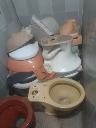 Vendo vasos usados bem conservados
