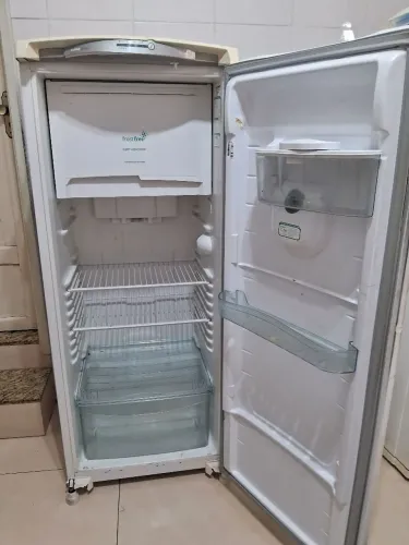 Geladeira Frostfree Consul  300l. 127v Retirar em Piracicaba  SP