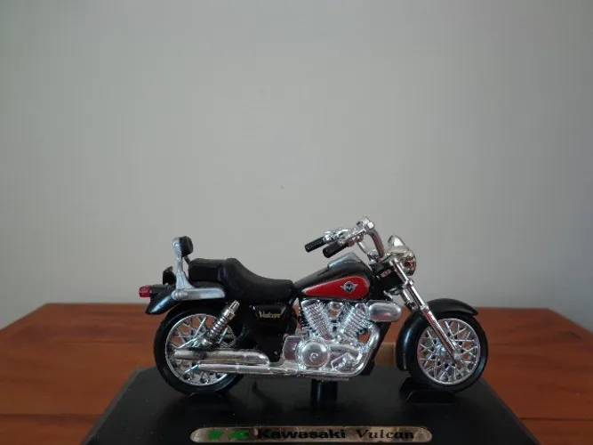 Kawasaki Vulcan miniatura 1:18
