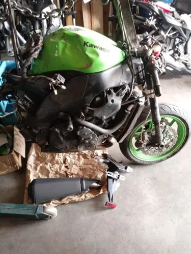 Sucata de moto para retirada de peças Kawasaki ZX10 2009