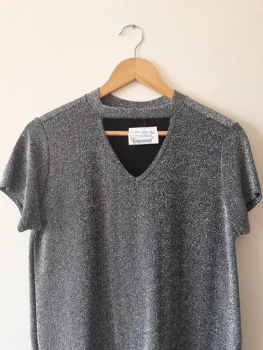 Vestido curto metalizado c/ etiqueta | Tam G
