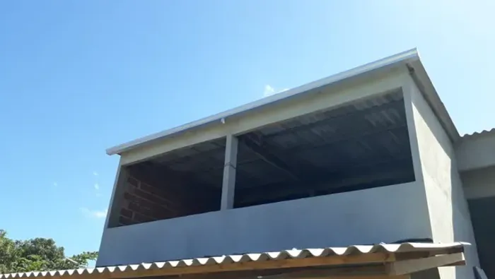 Instalação de calha de Beiral