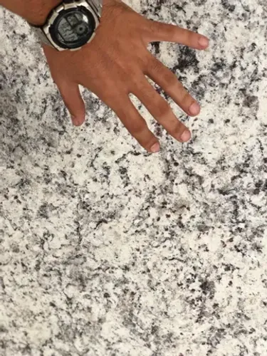 Piso de granito para área externa branco São Francisco / Dallas