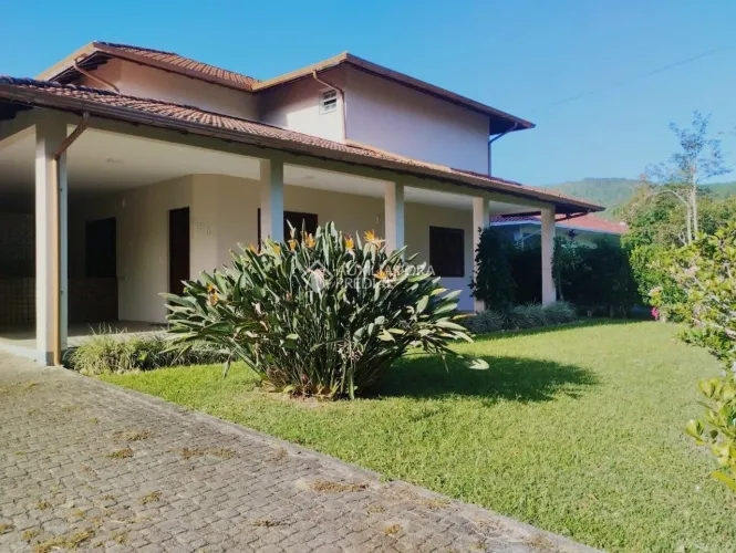 Casa em Condomínio com 4 quartos na praia da Lagoinha do norte