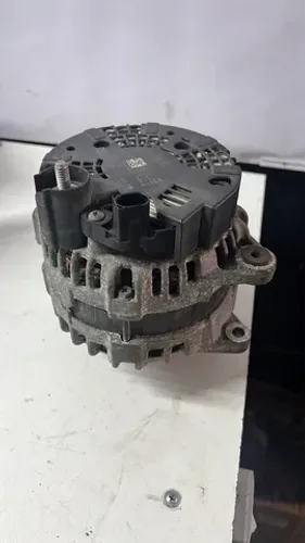 Alternador  mercedes c180 2016