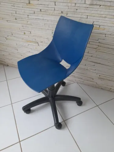 Cadeira de Escritório Giratória Azul