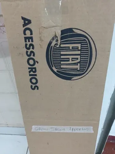 Calha de chuva Fiat p/ Gran Siena 4 portas instalada 