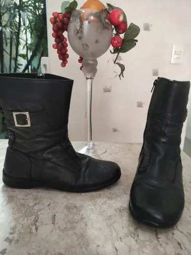 Botas de Couro Femininas - Conforto e Estilo