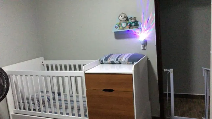 BERÇO QUE VIRA CAMA