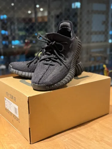 Adidas YEEZY 350 V2 Onyx