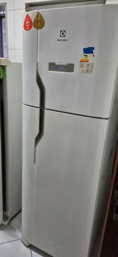 Geladeira Electrolux frost free 371 litros