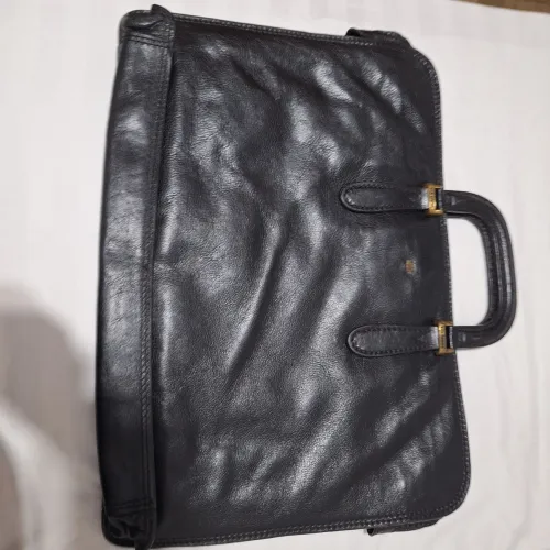 Mala 007 de couro preta