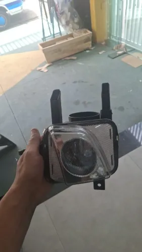 Farol de milha lado direito (passageiro) Meriva 2007