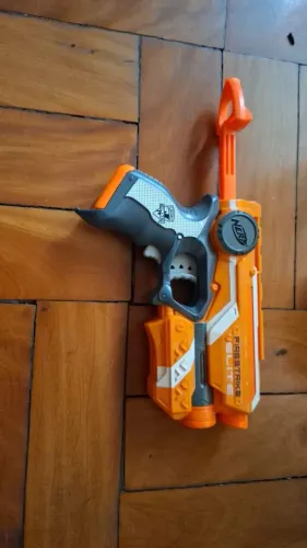 Nerf firestrike elite <br>Mira a laser <br>Sem dardo <br>50 reais