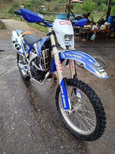 YZ 250f vendo ou troco por outra moto de menor valor mais volta em dinheiro 