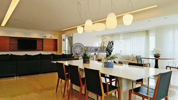 Apartamento à venda 300 m² - 4 dormitórios sendo 2 suítes e 4 vagas - Higienópolis/SP