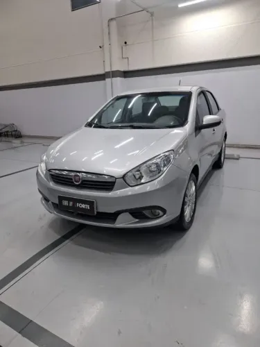 Fiat Siena Essence 1.6 Flex 16V 4P 2016