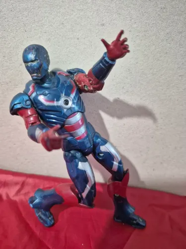 Boneco Iron Man da Marvel<br>Iron Patriot Rhodes Homem De Ferro Marvel Legends Hasbro