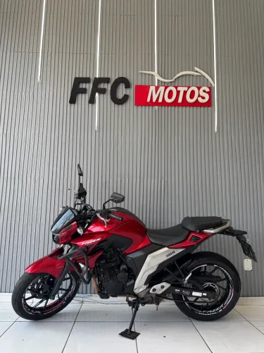 FZ25 ano 2023 ABS IPVA 2025 pago Faço Financiamento