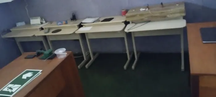  Mesas brancas para computador  (82 X 62  e 70 altura ou outros fins 