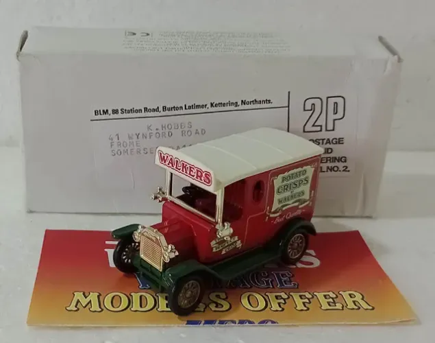 Lledo Days Gone - Ford Model T Van (Walkers Crisps 01)