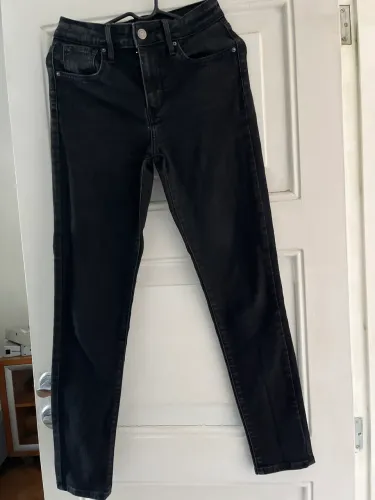 Calça Levi?s preta 