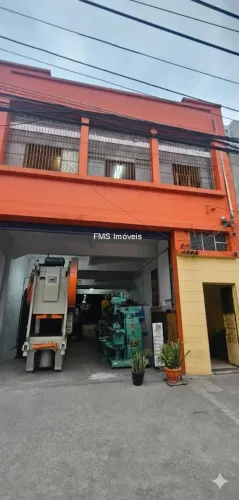 Prédio Comercial à Venda ou Locação no Brás, São Paulo-SP: 3 Salas, 2 Banheiros, 3 Vagas d