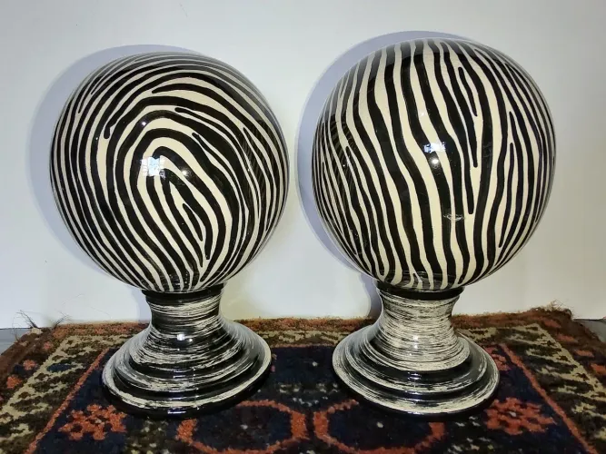 Par de pinhas decorativas