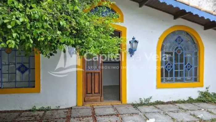 LOJA COM GALPÃO PARA ESTOQUE