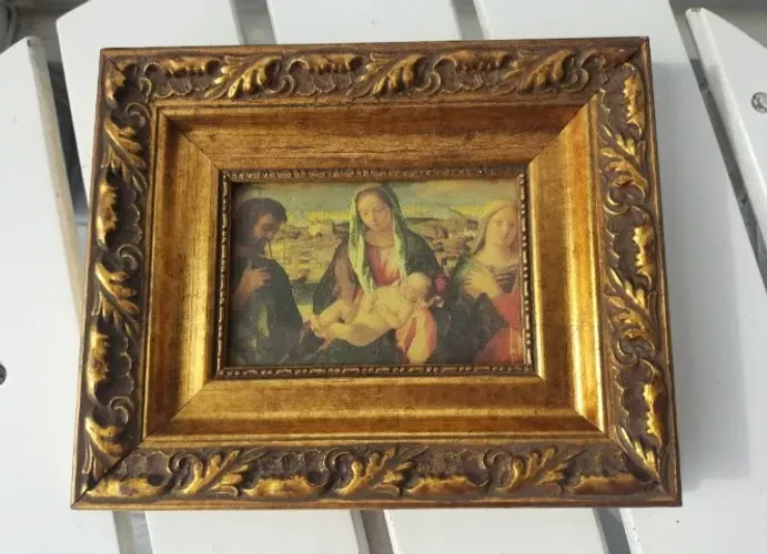 Quadro antigo motivo religioso moldura em madeira de lei folheada à ouro 20cm x 25cm