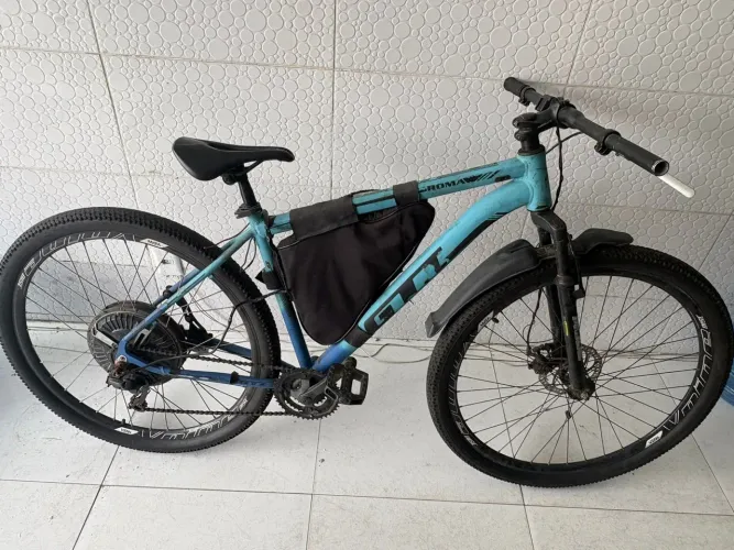 Bicicleta GTI com motor elétrico