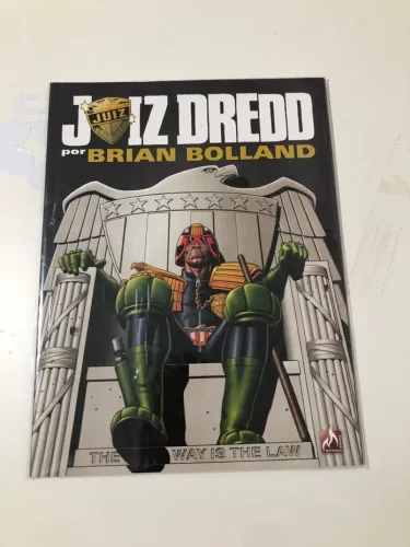 Juiz Dredd por Brian Bolland - HQ