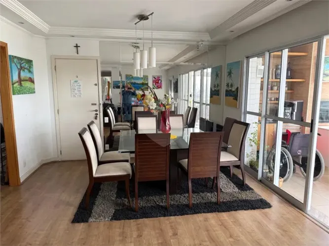 Apartamento à venda com 4 quartos, sendo 3 suítes, no condomínio Magic Condominium Resort,