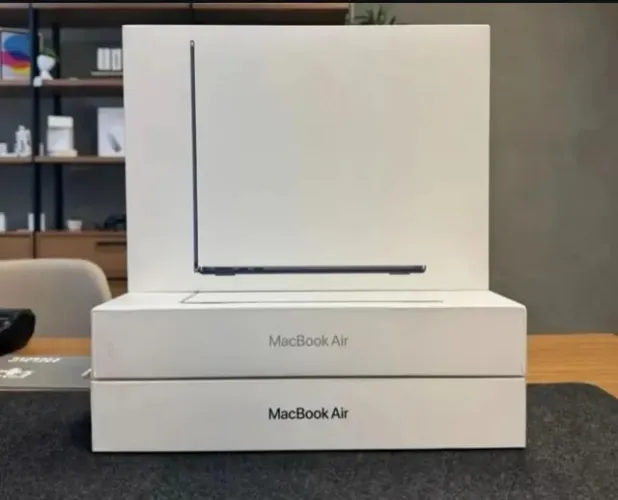 MacBook Air M4 13 Pol. 256 SSD e 16gb de Ram - Lacrado