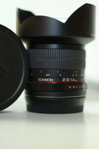 Lente ROKINON 14mm f2.8 foco manual para Canon