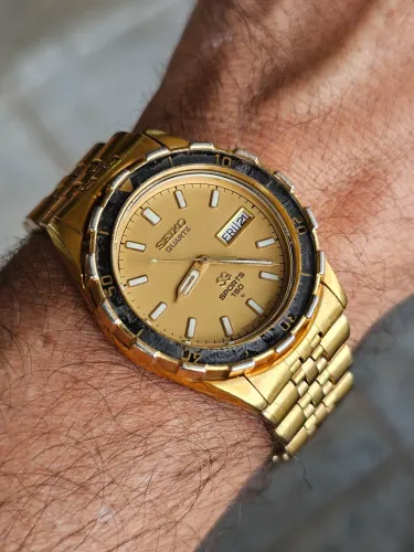 Relógio Seiko Sports 150  Dourado dos anos  90