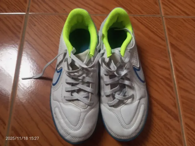 Chuteira Futsal Nike Tiempo Azul Amarelo Branca couro tam. 33 usada única vez