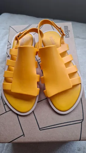 Melissa 35