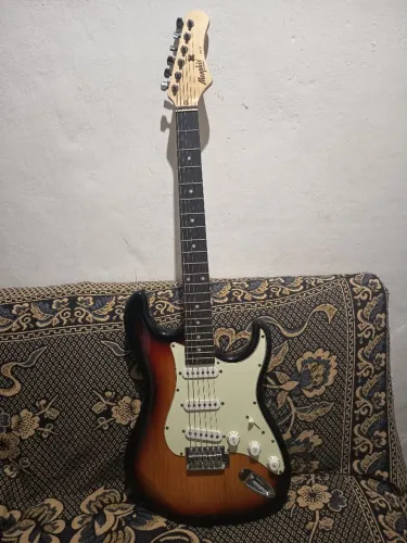 Guitarra Memphis Stratocaster Sunburst
