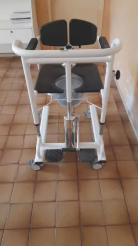 Cadeira de transferência idoso 