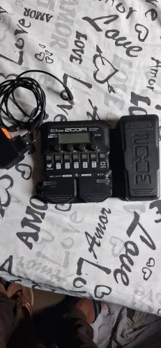 Pedaleira zoom G1x fuor nova! 4 meses de uso.