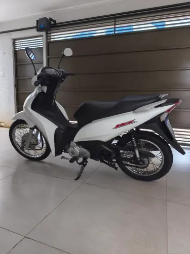 Vendo moto biz 110 cc ano 2023